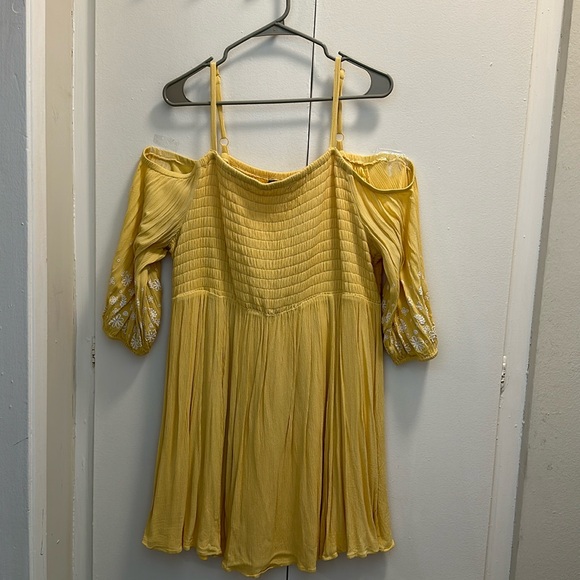 torrid Dresses & Skirts - Torrid -Mini Gauze Cold Shoulder Dress size 2x
